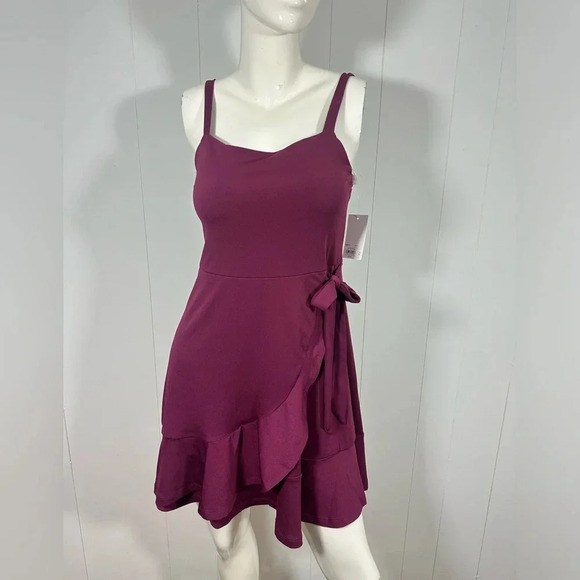 SO Maroon Mini Wrap Dress Spaghetti Strap Square Neck Size M - Picture 1 of 7